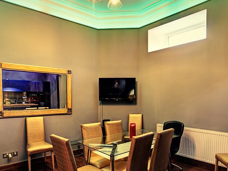 Edinburgh Poker Party Apartment