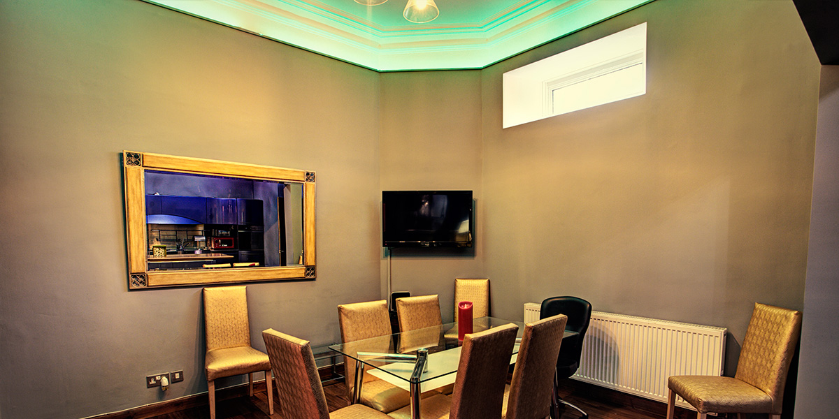 Edinburgh Poker Party Apartment